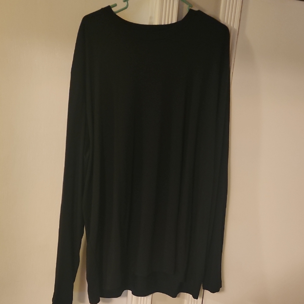 Fresh Clean Threads Black Performance Top